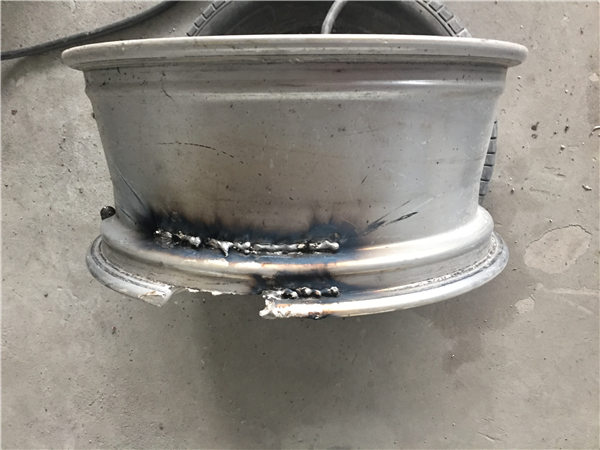 輪轂焊機(jī)修復(fù)前