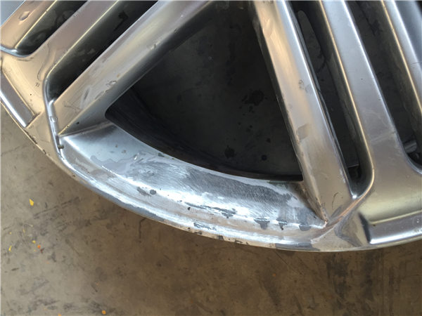 輪轂焊接修復(fù)前