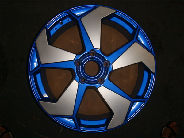 輪轂彩繪修復(fù)前