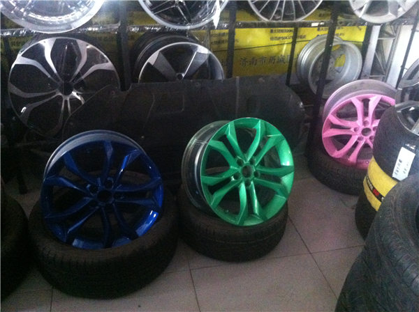 輪轂改色修復(fù)前