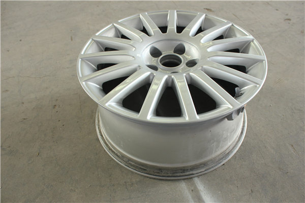 輪轂修復(fù)案例修復(fù)前
