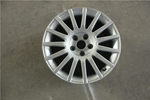 輪轂修復(fù)案例修復(fù)前
