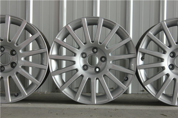 輪轂修復(fù)案例修復(fù)前